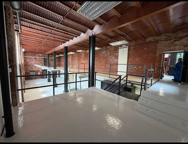 300M² BUILDING TO LET IN WOODSTOCK